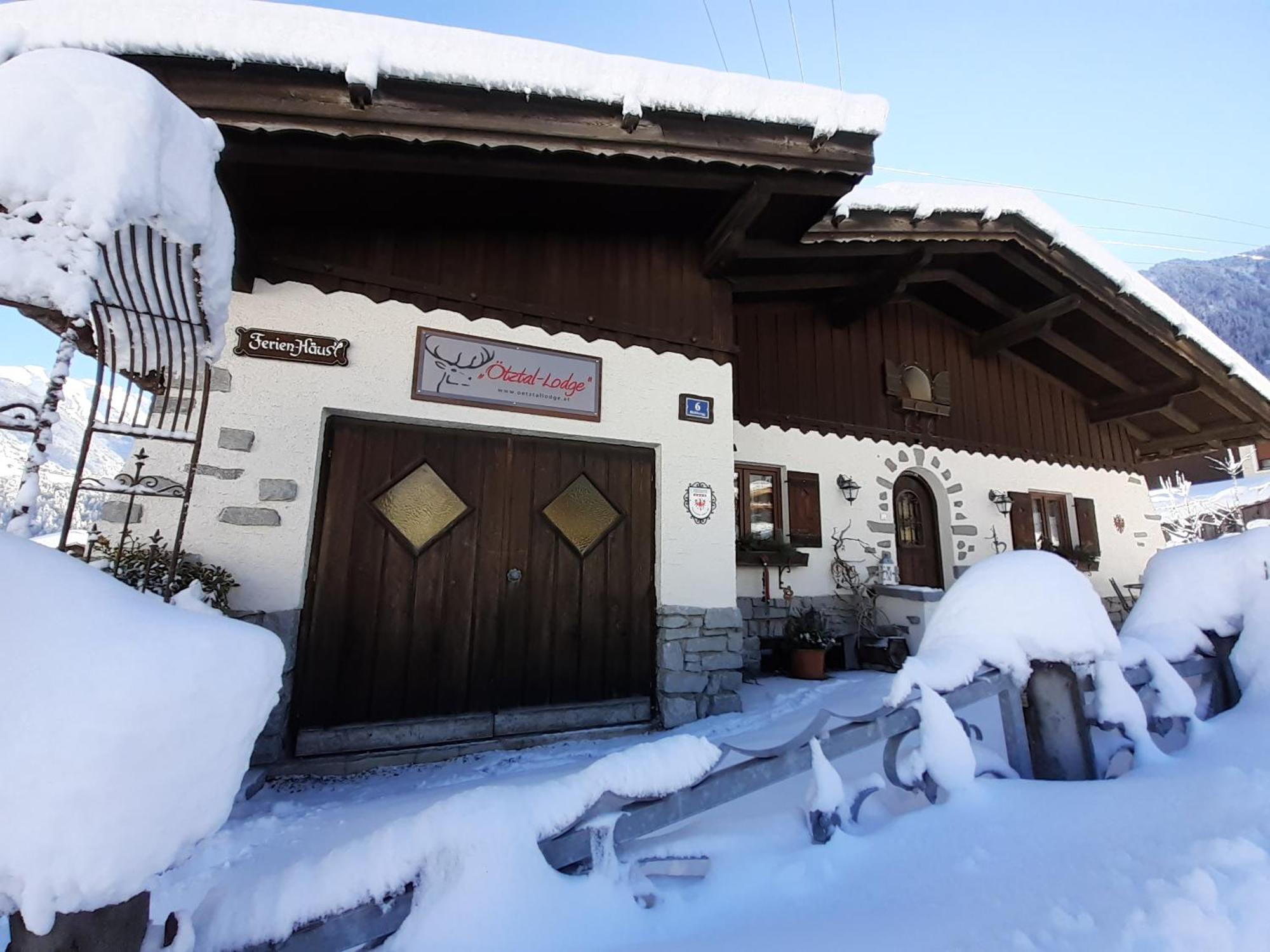 Ferienhaus Oetztal-Lodge ザウテンス エクステリア 写真
