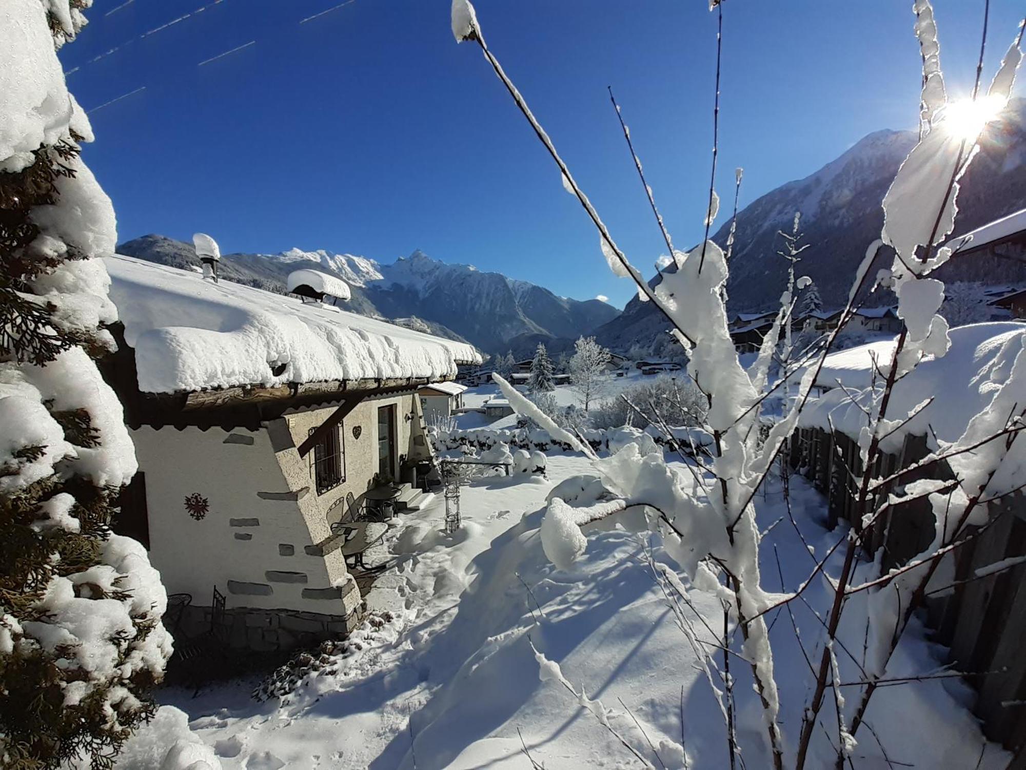 Ferienhaus Oetztal-Lodge ザウテンス エクステリア 写真
