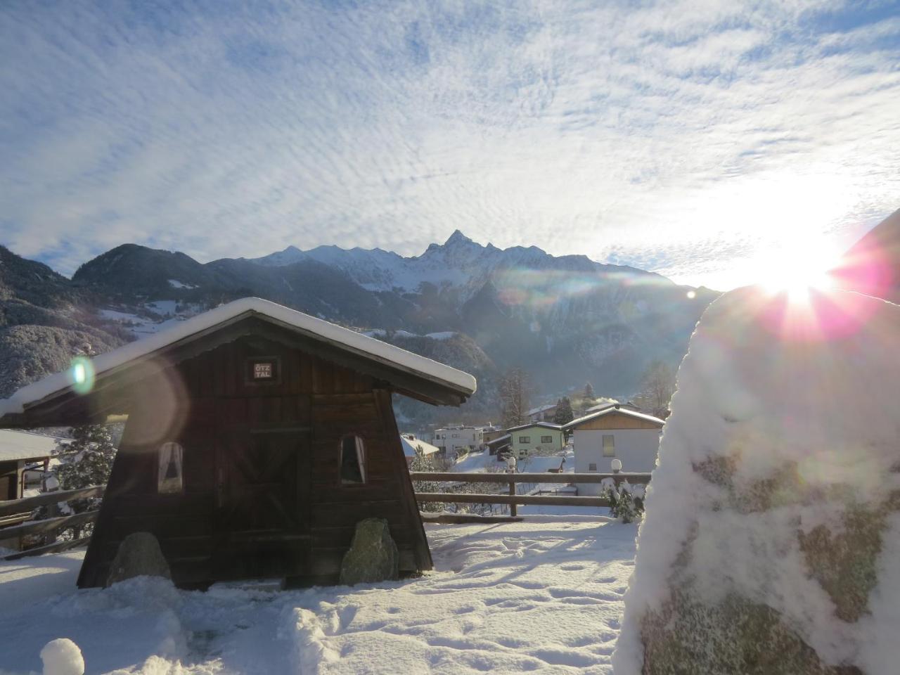 Ferienhaus Oetztal-Lodge ザウテンス エクステリア 写真
