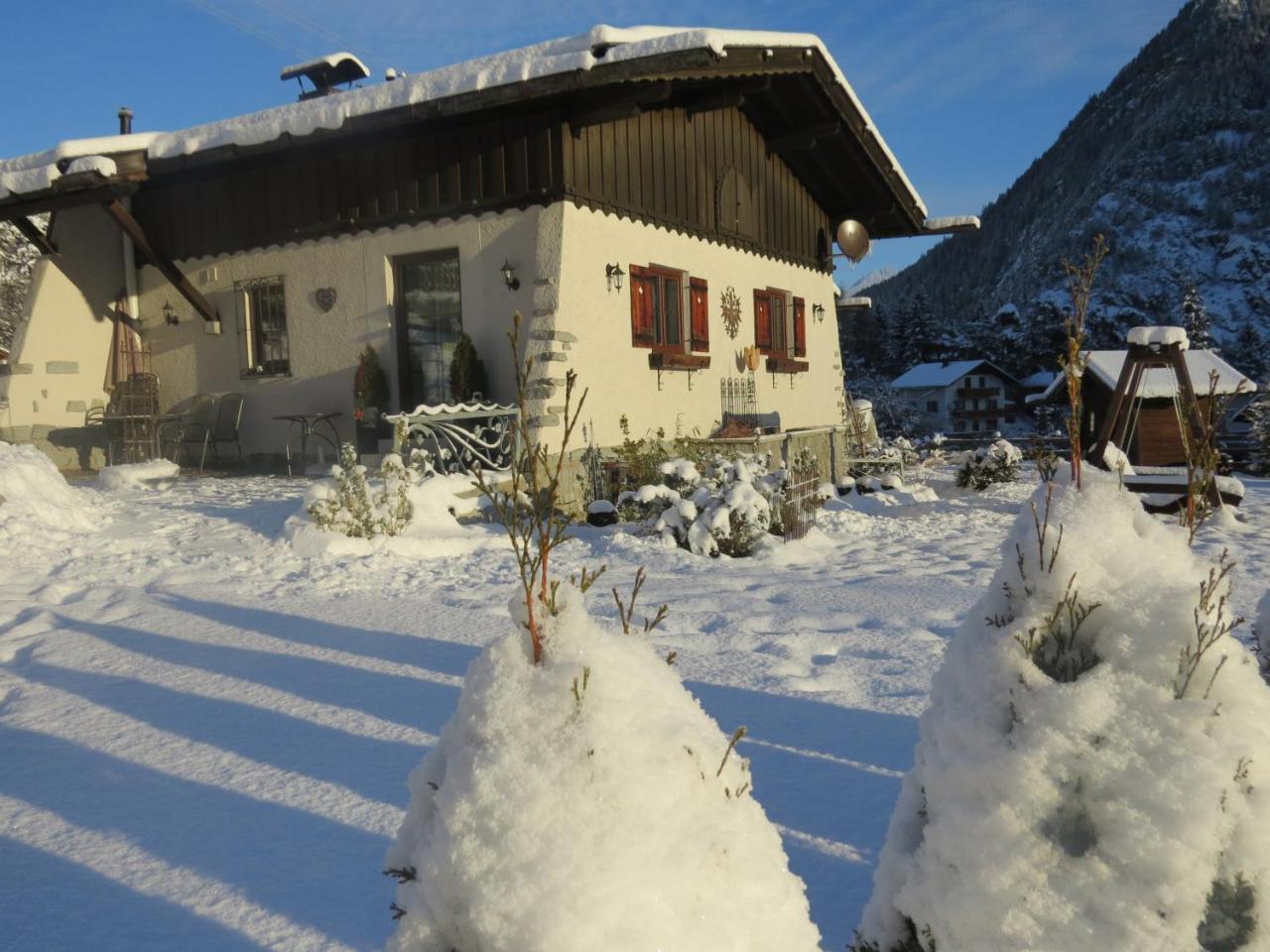 Ferienhaus Oetztal-Lodge ザウテンス エクステリア 写真